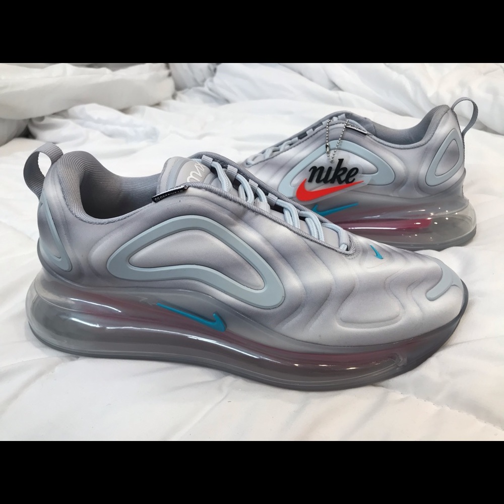 Wmns Nike Air Max 720 Airbrush Size 8